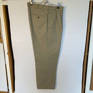 Brooks Brothers Advantage Chino-Elliot,Pleated Front Lt.Tan Size 37/30 *100% cot